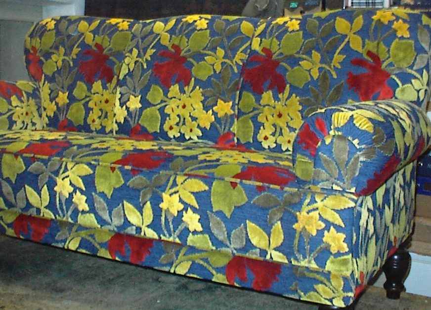 Sessel aus ca.280 bunten Zuschnitten neu bezogen